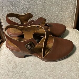 Ankle strap clog, size 10